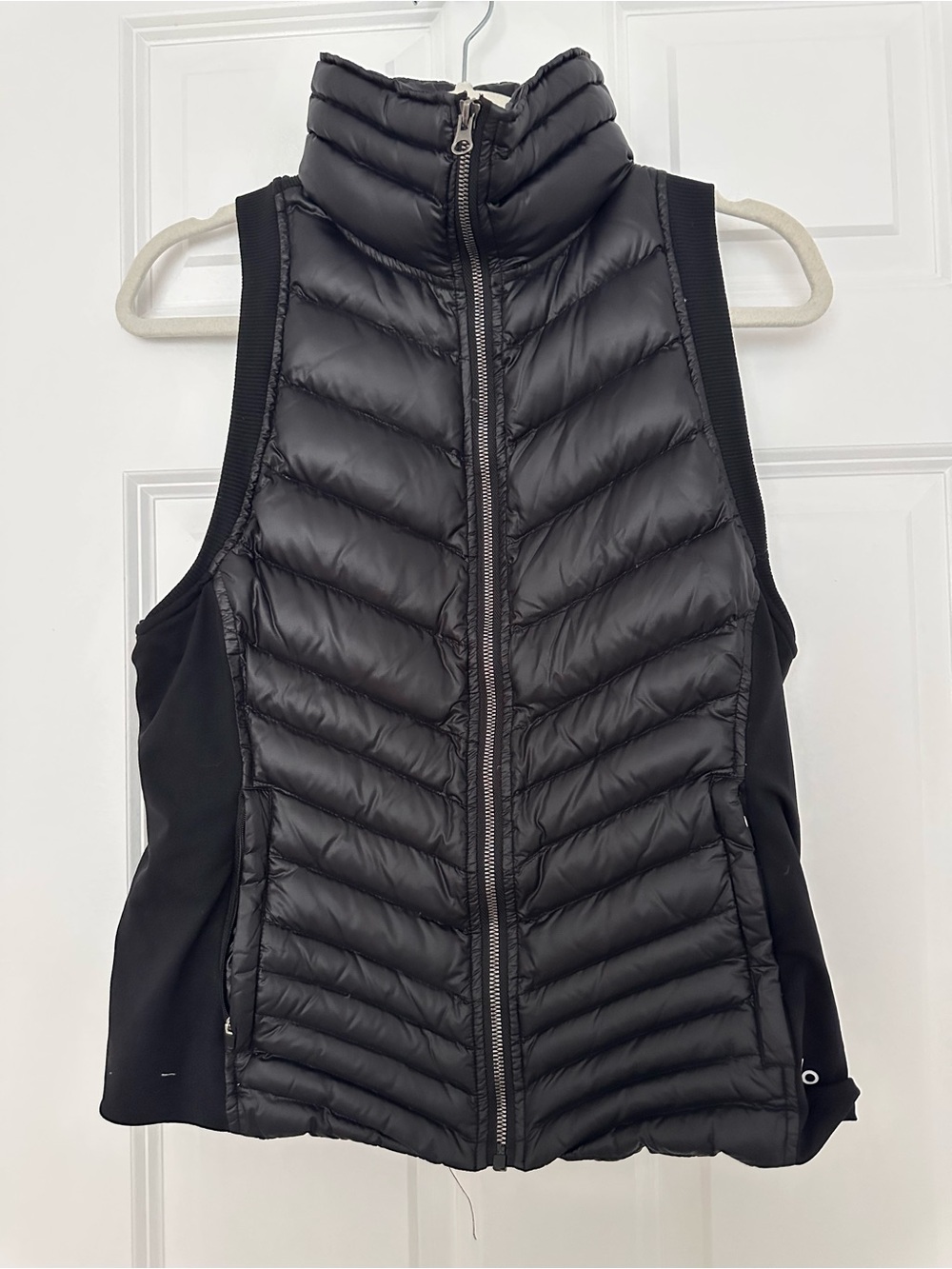ALO Yoga Black Quilted Puffer Vest with Stand Collar